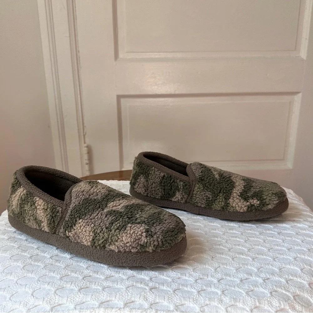 3/$20💥‎ Camouflage Fleece Slippers Kids Sz 6 Cozy Wonder Nation NWOT Loungewear